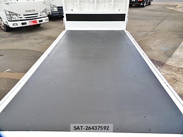 Toyota TOYOACE 2015-05 1170307-11