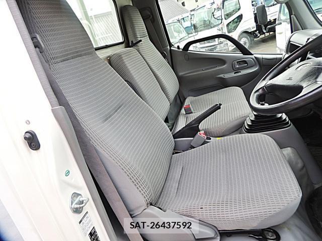 Toyota TOYOACE 2015-05 1170307-15