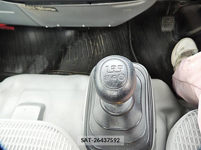 Toyota TOYOACE 2015-05 1170307-18