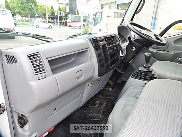 Toyota TOYOACE 2015-05 1170307-23