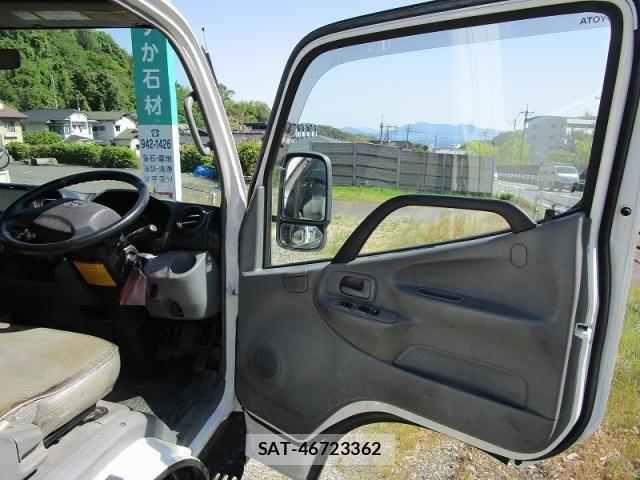 Toyota TOYOACE 2016-10 1225833-6