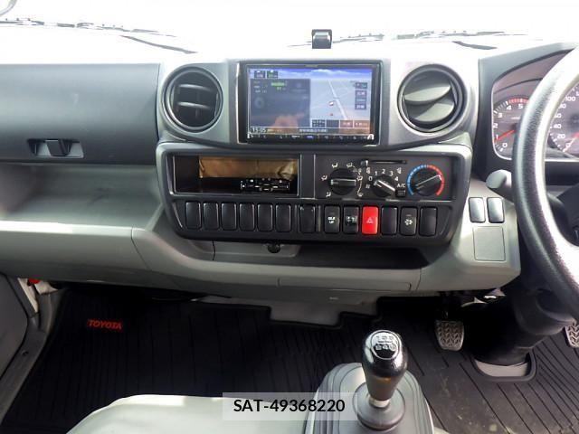 Toyota TOYOACE 2018-05 1229827-10