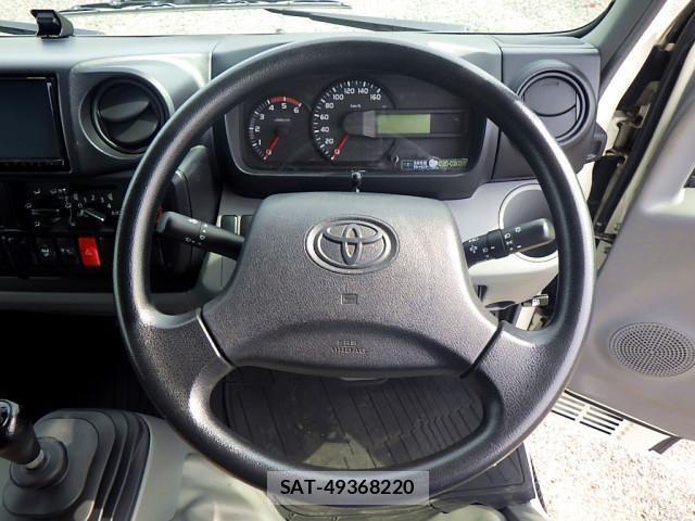 Toyota TOYOACE 2018-05 1229827-11