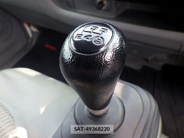 Toyota TOYOACE 2018-05 1229827-12