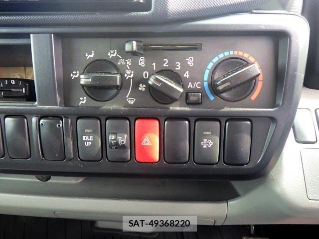 Toyota TOYOACE 2018-05 1229827-18