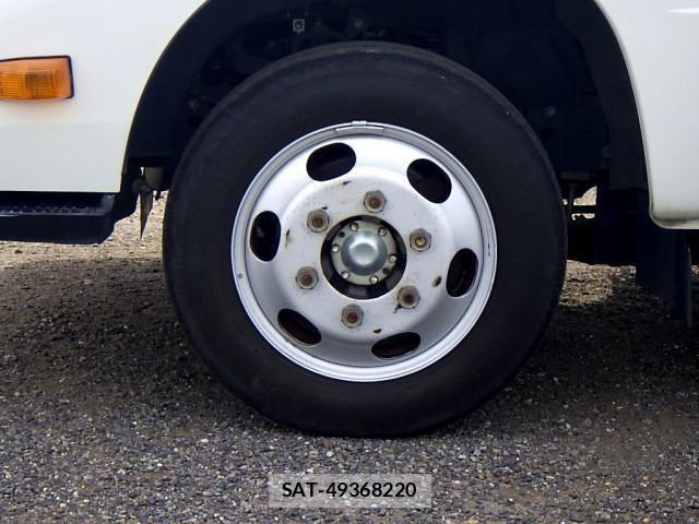 Toyota TOYOACE 2018-05 1229827-25