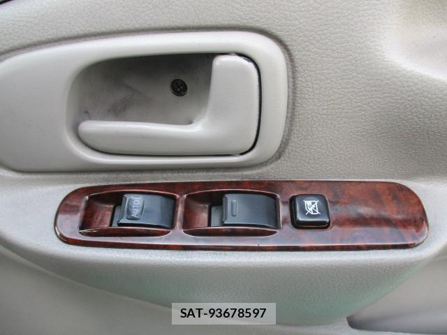 Toyota TOYOACE 2005-01 1229823-23