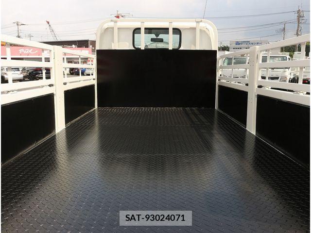 Toyota TOYOACE 2017-06 1272747-10