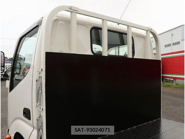 Toyota TOYOACE 2017-06 1272747-17