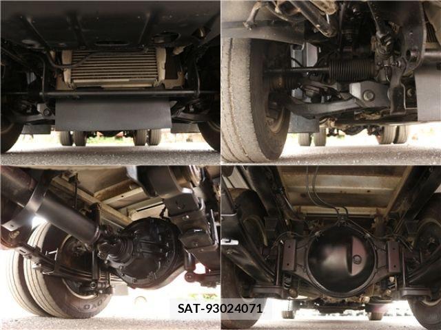 Toyota TOYOACE 2017-06 1272747-18