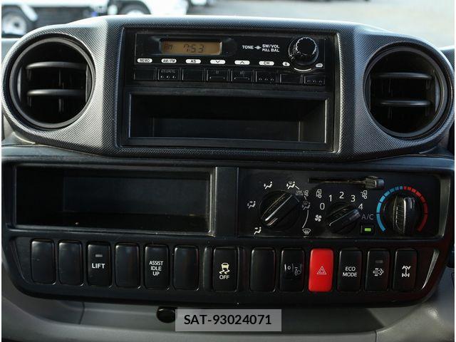 Toyota TOYOACE 2017-06 1272747-25