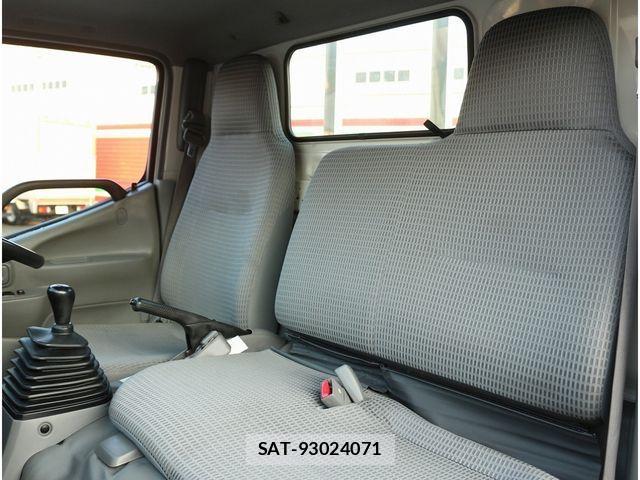 Toyota TOYOACE 2017-06 1272747-29
