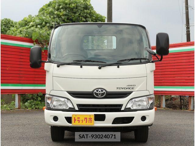 Toyota TOYOACE 2017-06 1272747-5