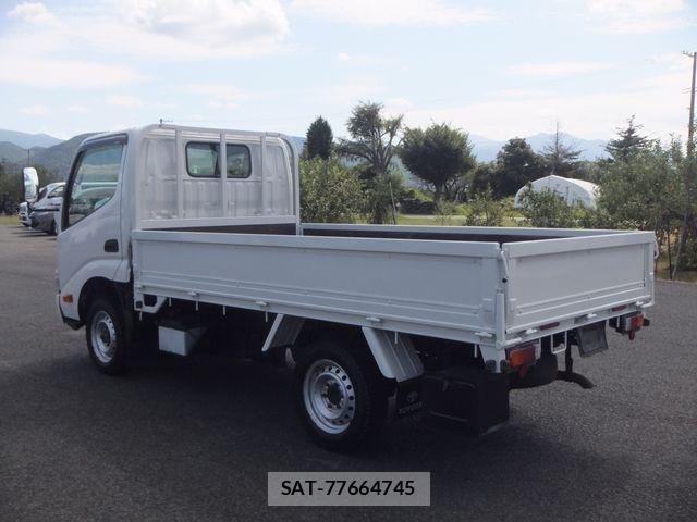 Toyota TOYOACE 2014-01 1289321-10