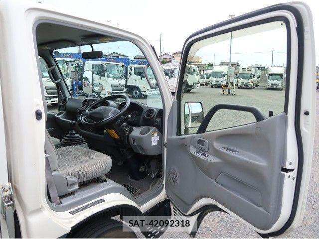 Toyota TOYOACE 2019-05 1294518-13