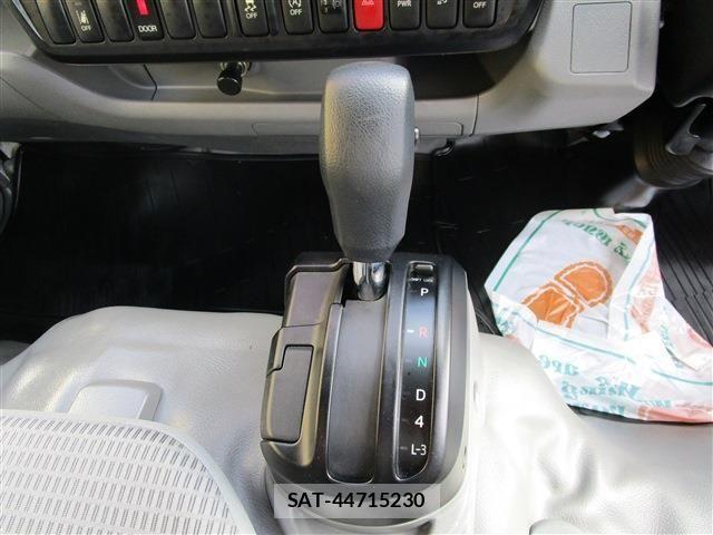 Toyota TOYOACE 2018-01 1309990-11