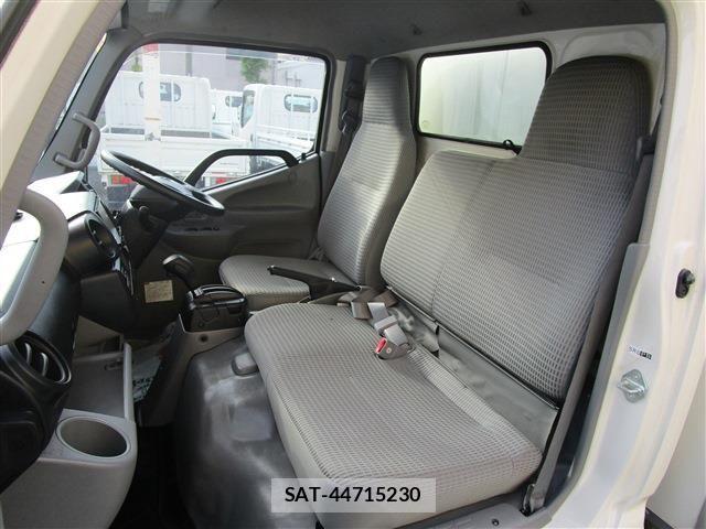 Toyota TOYOACE 2018-01 1309990-14