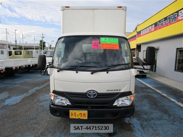 Toyota TOYOACE 2018-01 1309990-1