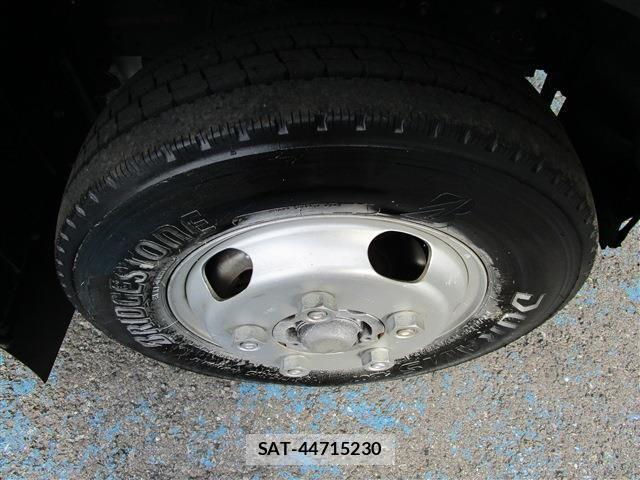 Toyota TOYOACE 2018-01 1309990-19