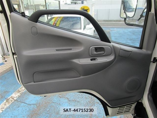 Toyota TOYOACE 2018-01 1309990-23