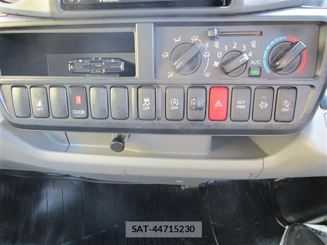 Toyota TOYOACE 2018-01 1309990-27