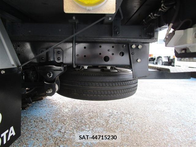 Toyota TOYOACE 2018-01 1309990-29