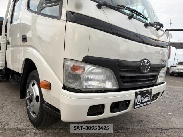 Toyota TOYOACE 2010-11 1328858-11