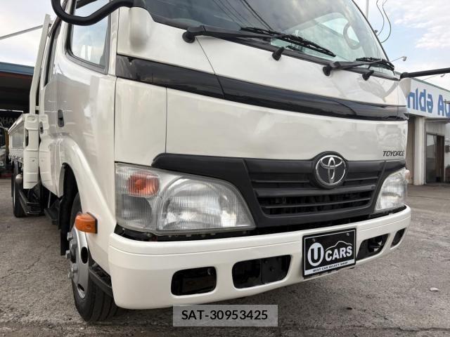 Toyota TOYOACE 2010-11 1328858-12