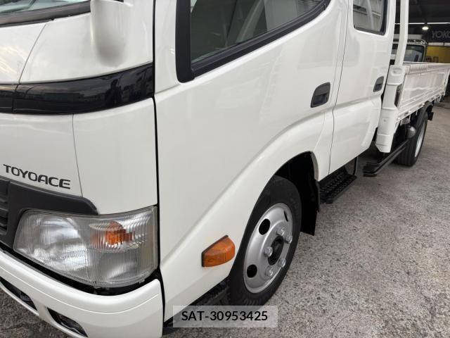Toyota TOYOACE 2010-11 1328858-17
