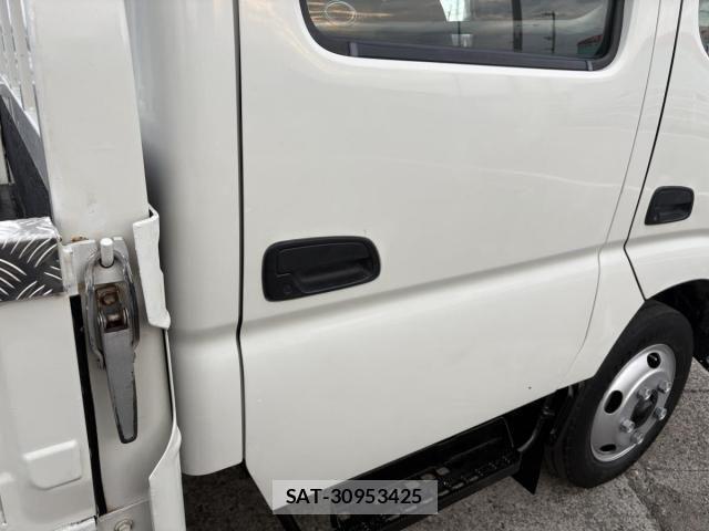 Toyota TOYOACE 2010-11 1328858-21