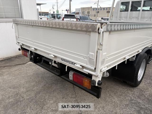 Toyota TOYOACE 2010-11 1328858-28