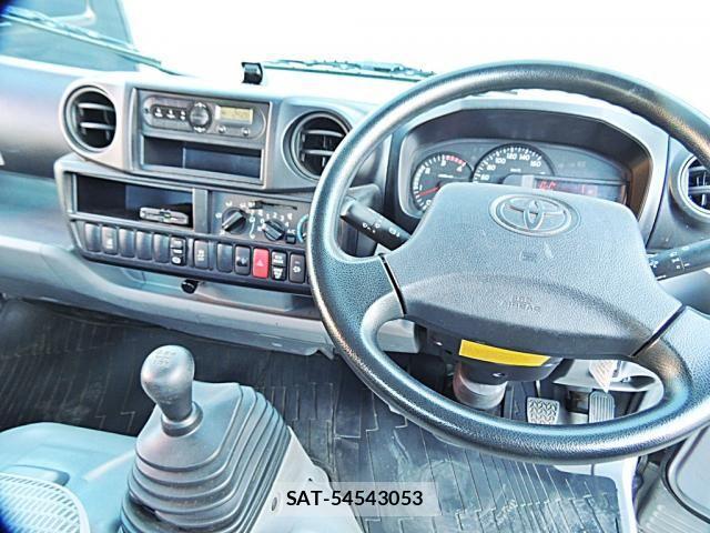 Toyota TOYOACE 2018-10 1476151-16