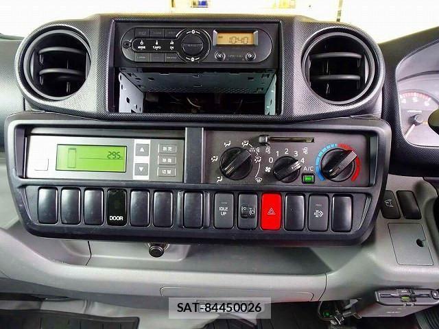 Toyota TOYOACE 2019-04 1587490-9