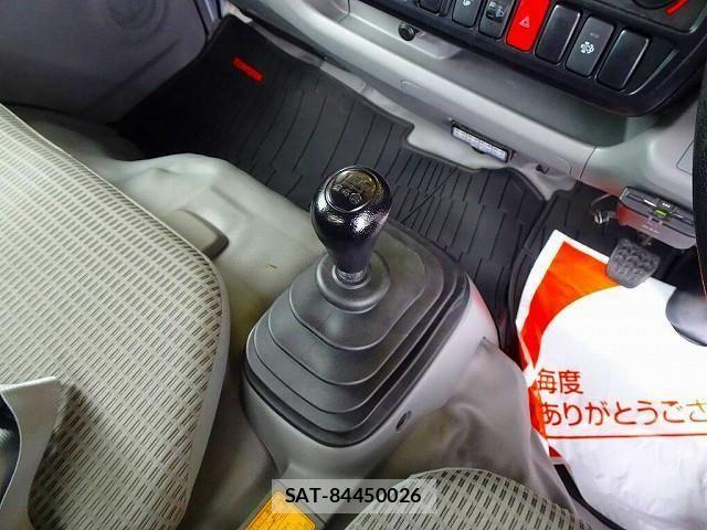 Toyota TOYOACE 2019-04 1587490-15