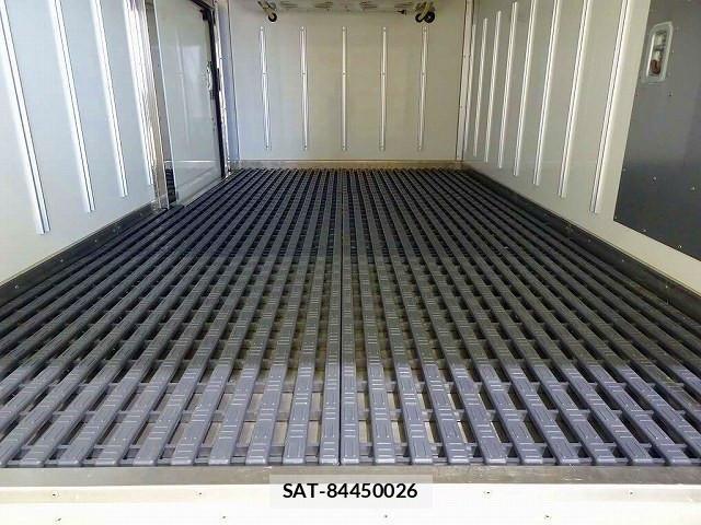 Toyota TOYOACE 2019-04 1587490-22