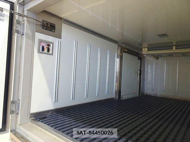 Toyota TOYOACE 2019-04 1587490-24