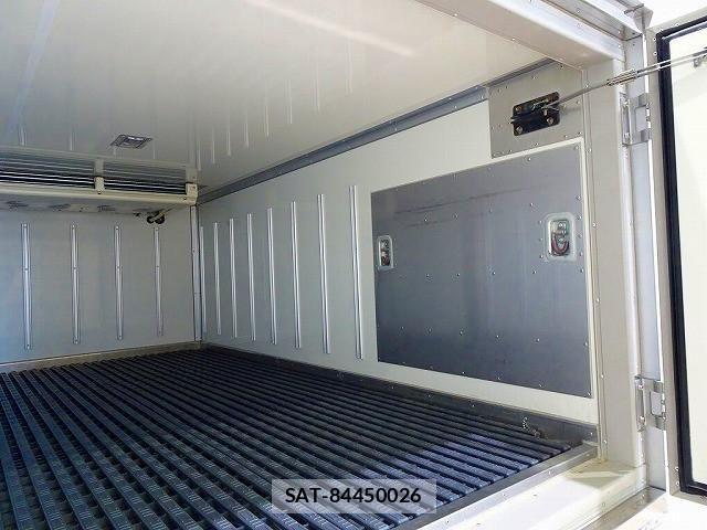 Toyota TOYOACE 2019-04 1587490-25