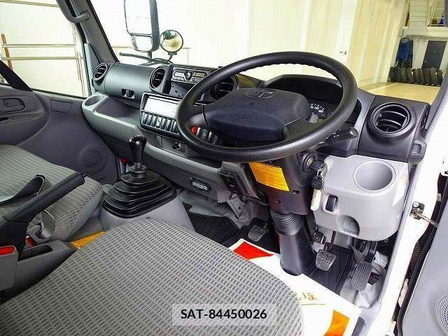 Toyota TOYOACE 2019-04 1587490-4