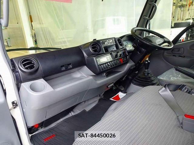 Toyota TOYOACE 2019-04 1587490-6