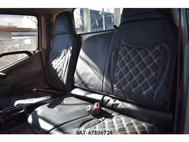 Toyota TOYOACE 2015-09 1664784-11