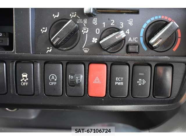 Toyota TOYOACE 2015-09 1664784-16
