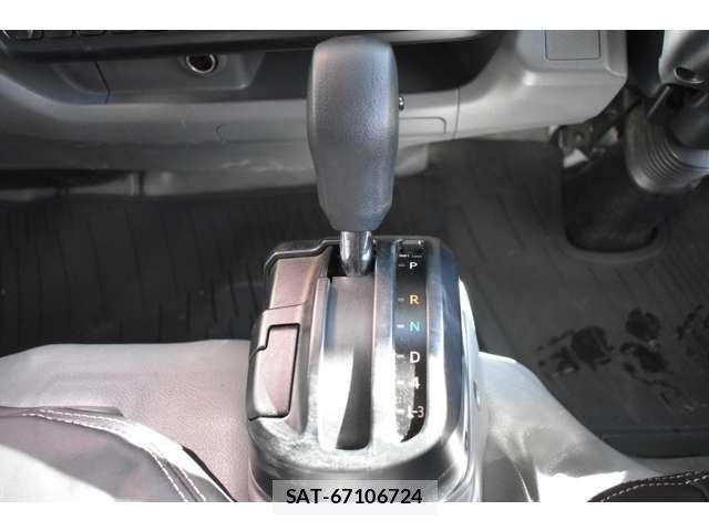 Toyota TOYOACE 2015-09 1664784-18