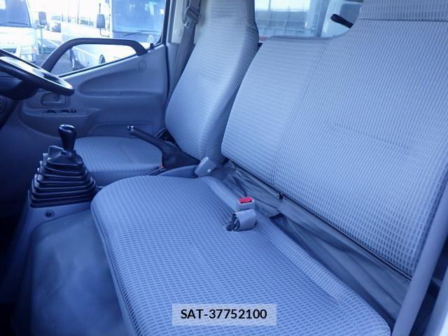 Toyota TOYOACE 2016-05 1746476-13