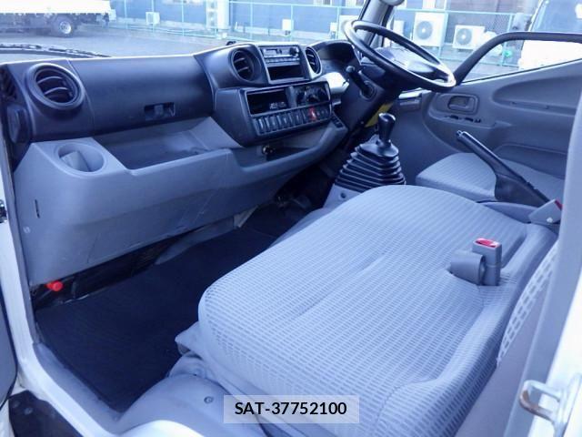 Toyota TOYOACE 2016-05 1746476-14