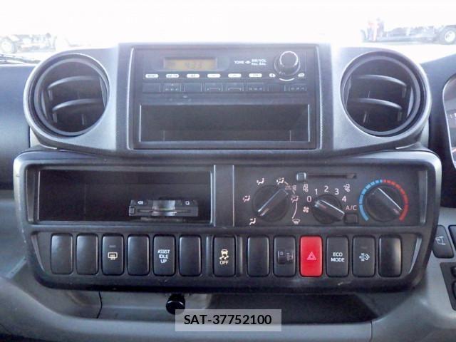 Toyota TOYOACE 2016-05 1746476-21