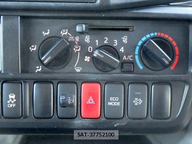 Toyota TOYOACE 2016-05 1746476-24