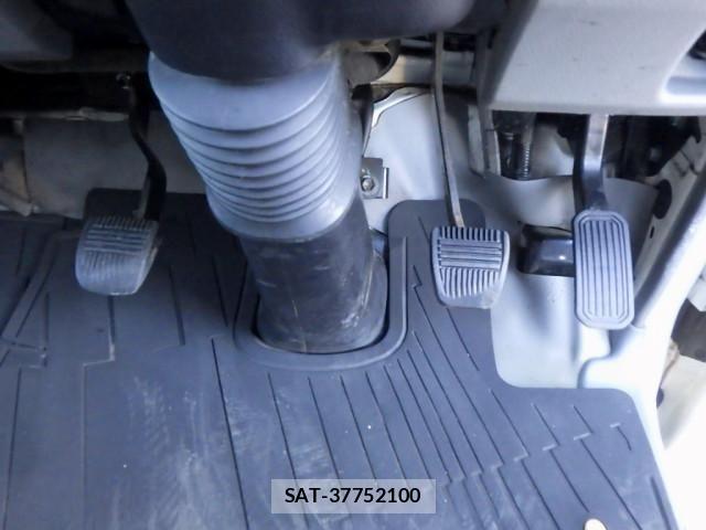 Toyota TOYOACE 2016-05 1746476-27