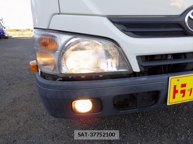 Toyota TOYOACE 2016-05 1746476-2
