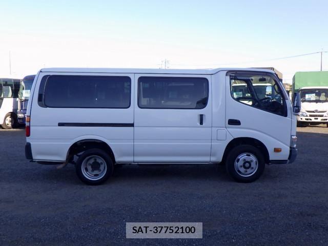 Toyota TOYOACE 2016-05 1746476-4