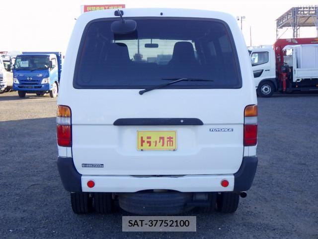 Toyota TOYOACE 2016-05 1746476-5